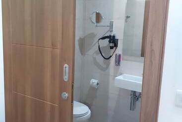 تختخواب و صبحانه Tj Boutique Accommodation