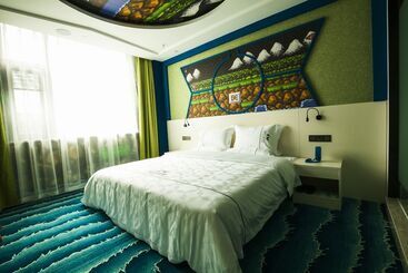 Fun Loving Theme Hotel Of Tengchong