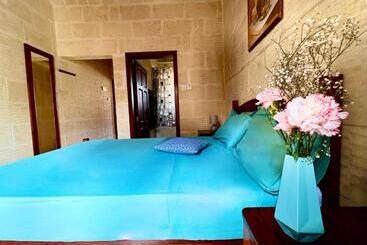 Grotto's Paradise B&b