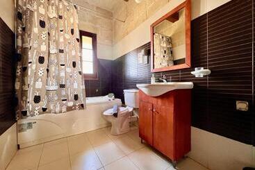 Grotto's Paradise B&b
