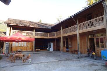 مسافرخانه Tengchong Ginkgo Village Bencai