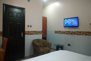 هتل Bayse One Place, Jericho