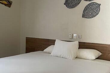 هتل Bungalows Las Hamacas