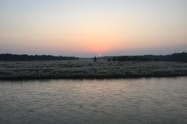 هتل Chitwan Park Village