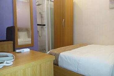 هتل Euro Lounge And Suites