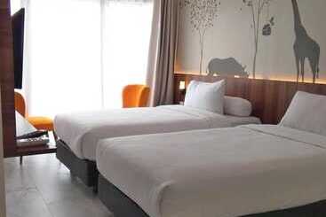 هتل Front One Resort Magelang
