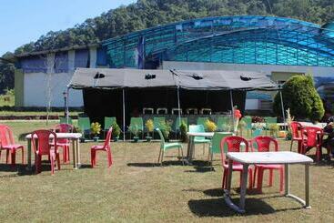 هتل Golden Mahseer Riverside Resort