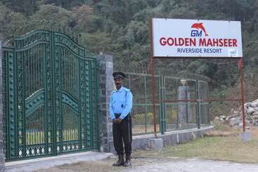 هتل Golden Mahseer Riverside Resort