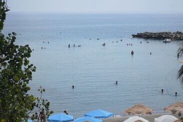 هتل Hercules Seafront Studios