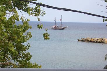 هتل Hercules Seafront Studios