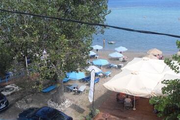 هتل Hercules Seafront Studios