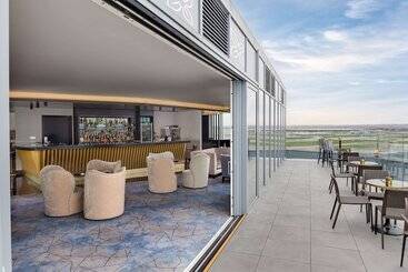 هتل Hilton Garden Inn London Heathrow Terminal 2 And 3