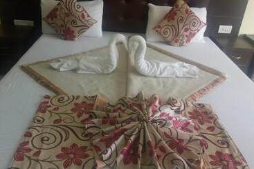 هتل Lords Highway Inn