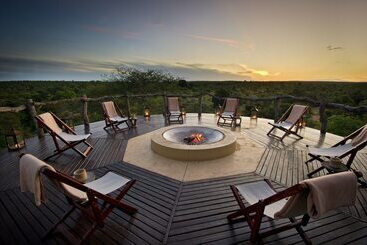 هتل Makumu Private Game Lodge
