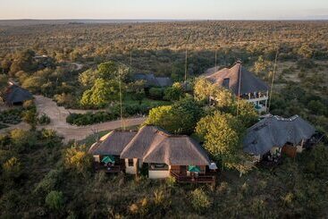 هتل Makumu Private Game Lodge