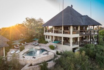 هتل Makumu Private Game Lodge