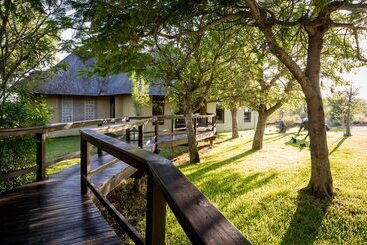 هتل Makumu Private Game Lodge