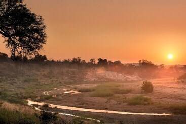 هتل Makumu Private Game Lodge