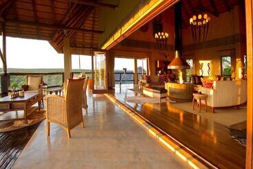 هتل Makumu Private Game Lodge