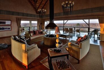 هتل Makumu Private Game Lodge