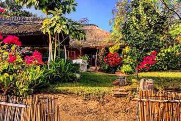 هتل Mgoza Lodge