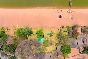 هتل Mgoza Lodge