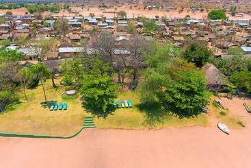 هتل Mgoza Lodge