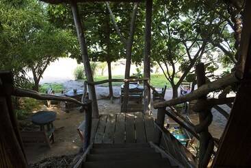 هتل Mgoza Lodge