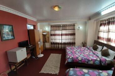 هتل Oyo 228 Dhulikhel Eco Resort