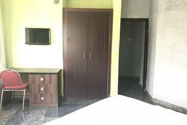 هتل Pentagon Luxury Suites Enugu
