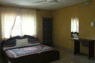 هتل Phoenix Suites And Inn