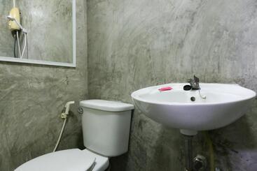 هتل Roomquest Amphawa Vaylasamran