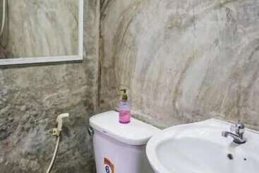 هتل Roomquest Amphawa Vaylasamran