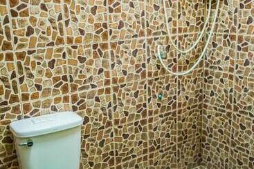 هتل Roomquest Amphawa Vaylasamran