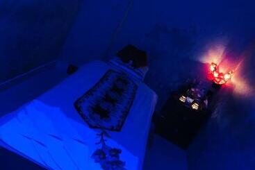 هتل The Castle Premium