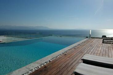 Seaview Peninsula Villa