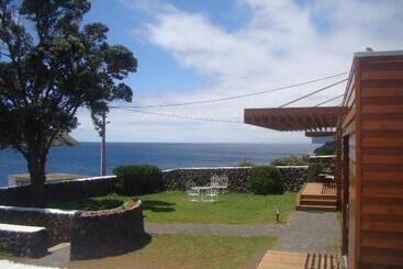 تختخواب و صبحانه Alluar Lodge