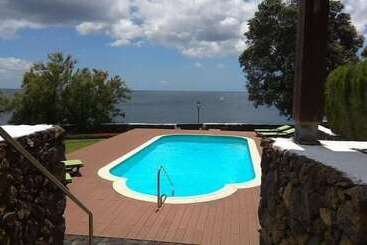 تختخواب و صبحانه Alluar Lodge