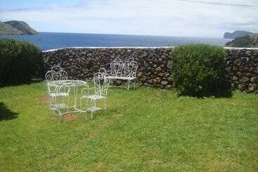 تختخواب و صبحانه Alluar Lodge