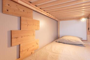 تختخواب و صبحانه Wood N Sea Surf Lodge   Auberge De Jeunesse