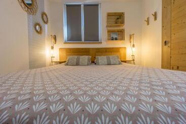 تختخواب و صبحانه Wood N Sea Surf Lodge   Auberge De Jeunesse