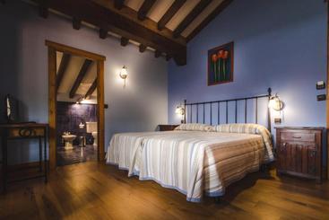 مسافرخانه Posada La Aldea