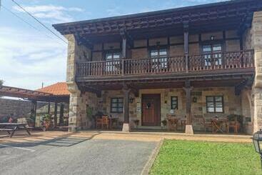 مسافرخانه Posada La Aldea