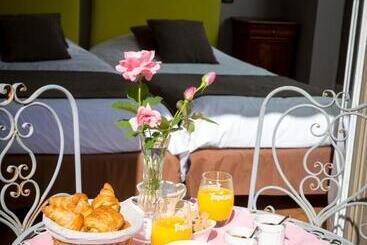 هتل Auberge De La Terrasse