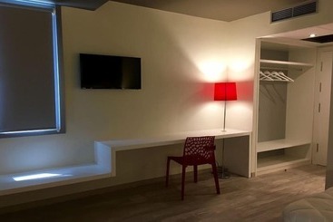 هتل Hostal Restaurante Paco