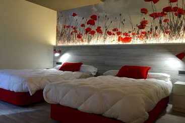 هتل Hostal Restaurante Paco