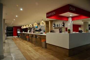 هتل Hostal Restaurante Paco