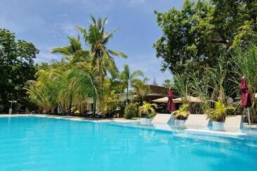 هتل Lucky Beach Resort