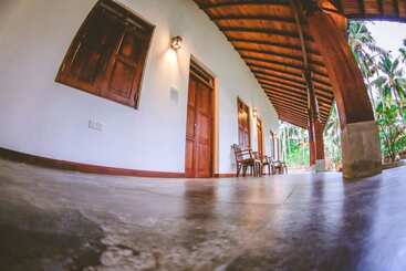 هتل Villa Hiriketiya
