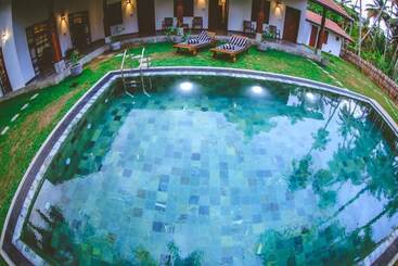 هتل Villa Hiriketiya